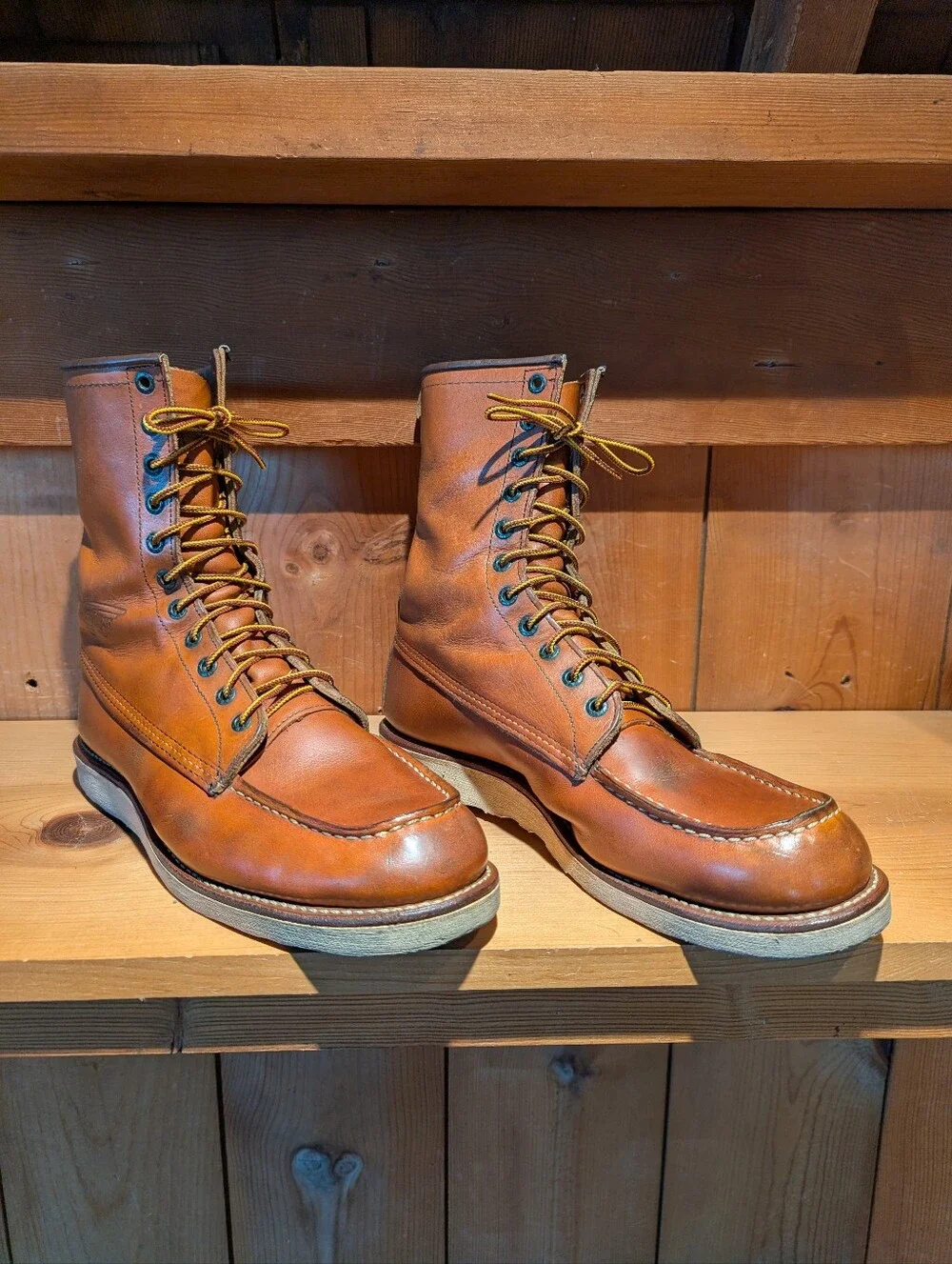 Red Wing 10877 8-inch Work Traction Tred Moc Toe Leather size 10.5C